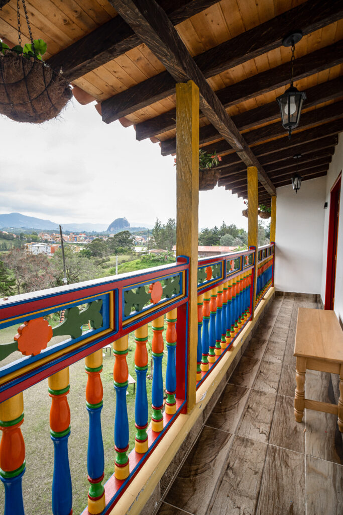 Apartamento amoblado para arrendar en Guatapé - Roble Colonial - Colibrí y otros apartamentos disponibles con excelente ubicación y confort
